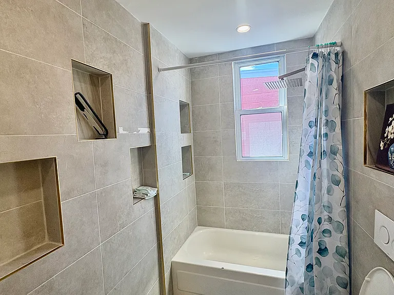 261 Maple St #2 — Photo 13