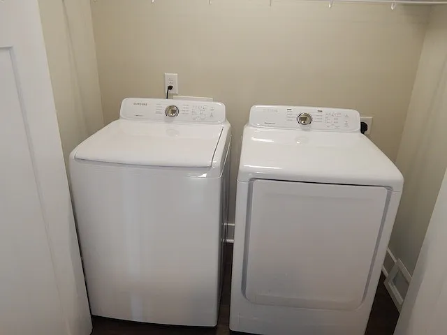 401 Bee Cove Way — Photo 8