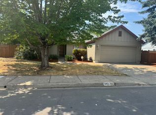 643 Nicholas Dr, Springfield, OR 97477