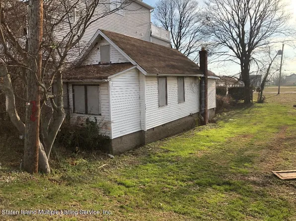 760 Seaview Ave, Staten Island, NY 10305