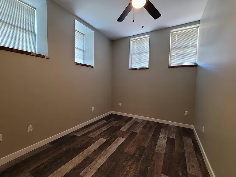 125 Henrietta St — Photo 31