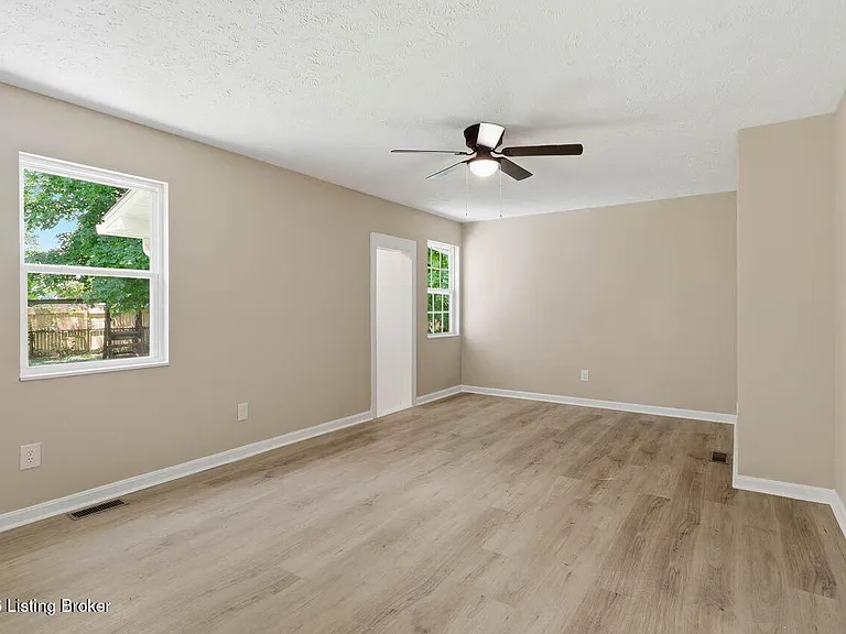 111 Evergreen Ct — Photo 18