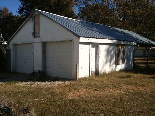2nd image of 310 S Livergood St
