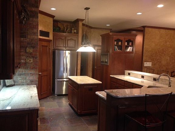 3rd image of 771 N Creekwood Dr