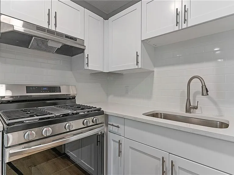 1701 Hawthorne Ave #1B — Photo 9