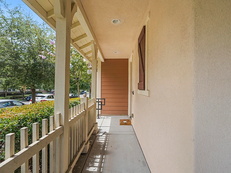 217 Wicker — Photo 45