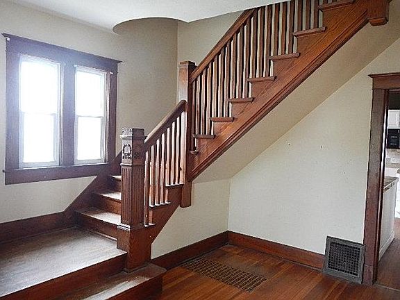 4th image of 1228 Spruce St