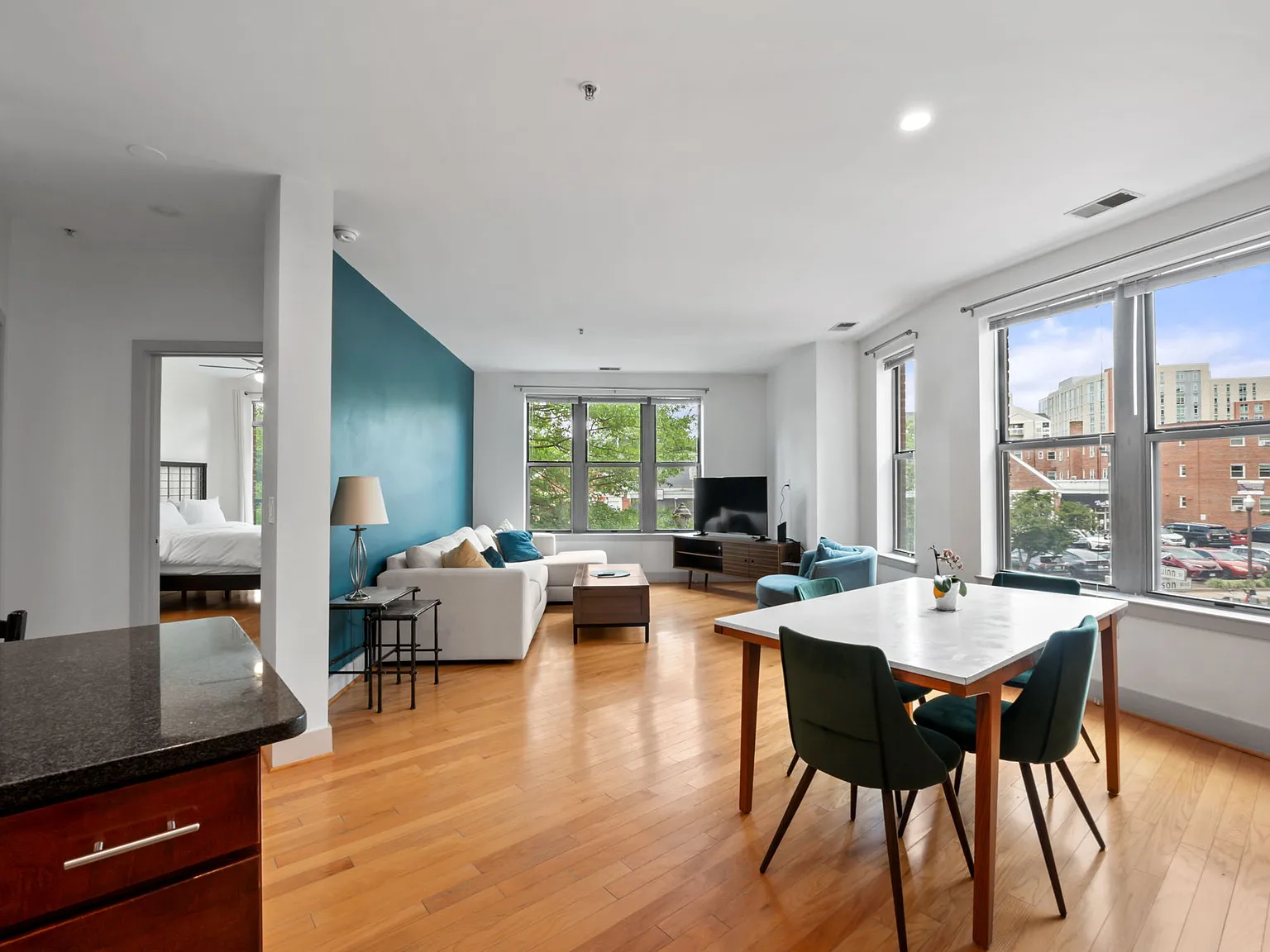1 bed, 868 sqft, $2,750 — Photo 4