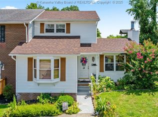 20 Carriage Way, Hurricane, WV 25526