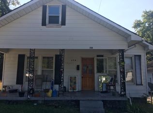 256 N Madison Ave, Irvine, KY 40336