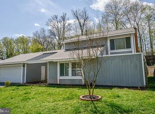 130 Avondale Dr, Sterling, VA 20164