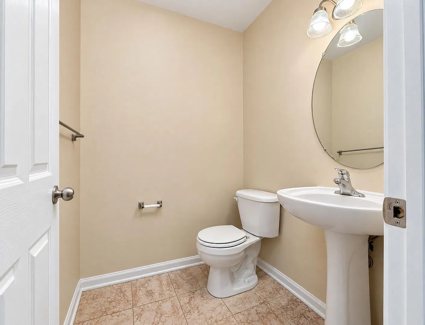 316 Ross Court (3BD/2.5BT) | Cul-de-sac, Gated, Wyncote Townhome with Garage Parking — Photo 4