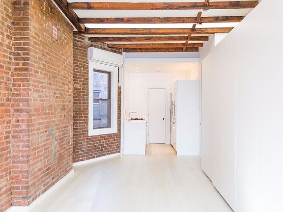 3rd image of 138 W 10th St APT 5RW