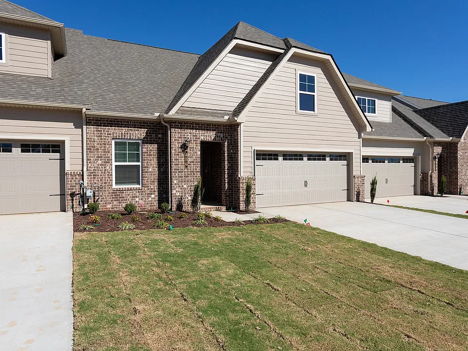 456 Charlie Pl