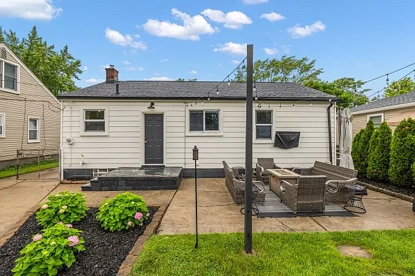 2842 Oakshire Ave — Photo 8