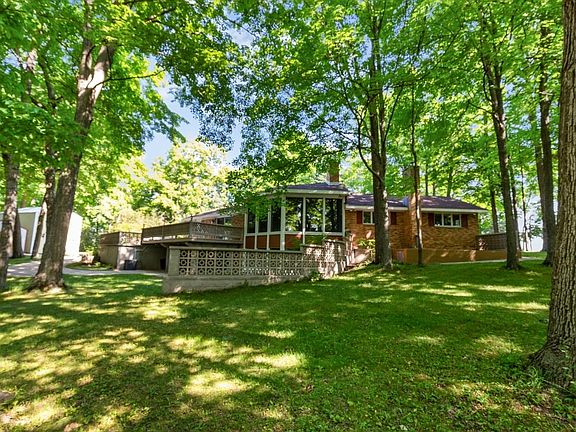 4th image of W7829 Oakcrest Dr