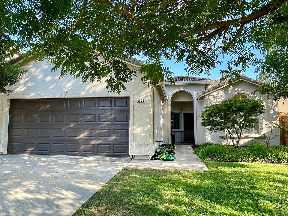 1st image of 3026 Ginkgo Ct