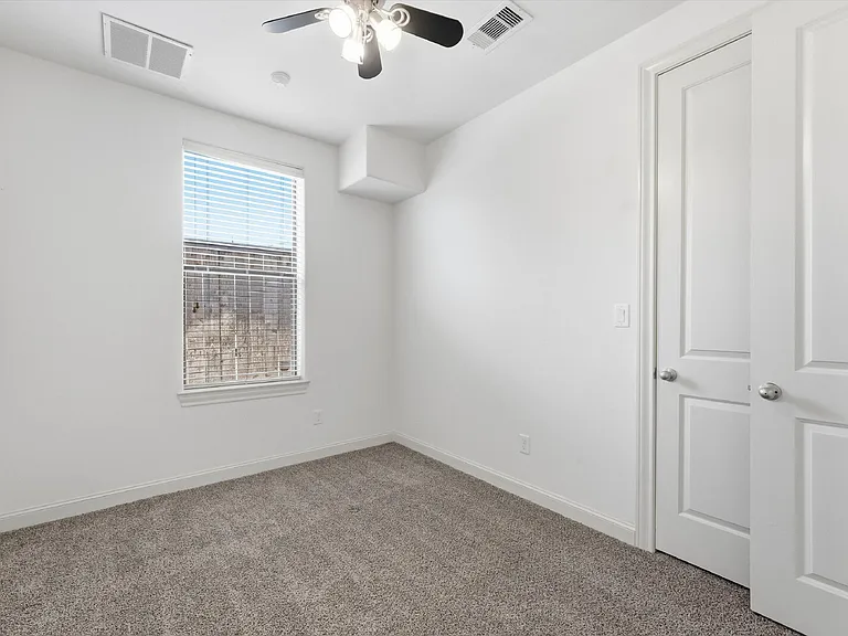 2305 Bastrop St #A — Photo 12