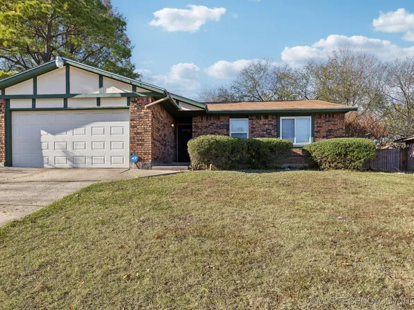 2921 W 63rd St S, Tulsa, OK 74132