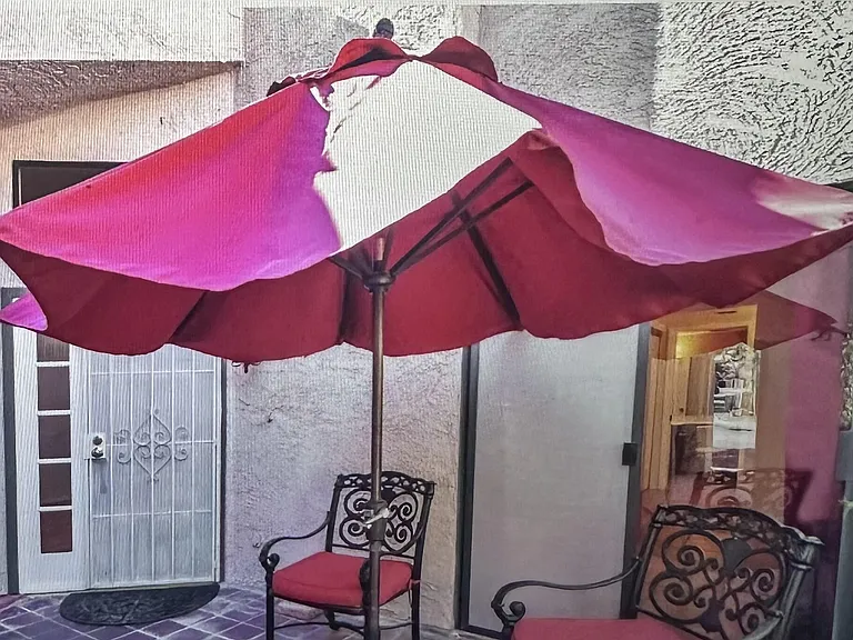 33 E Beck Ln — Photo 1