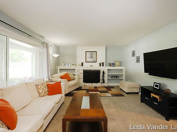 5th image of 4504 Curwood Ave SE