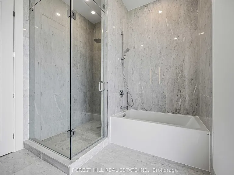 10 Inn On The Park Dr #Penthouse 3 — Photo 20