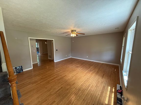 2nd image of 283 Emerald Dr