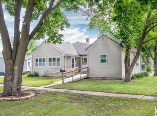 817 6th St, Onawa, IA 51040