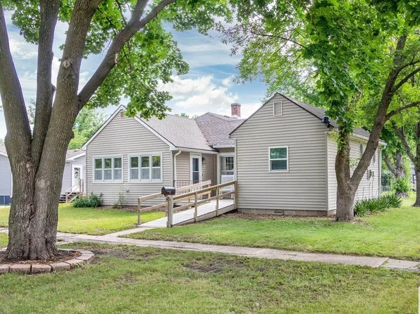 817 6th St, Onawa, IA 51040