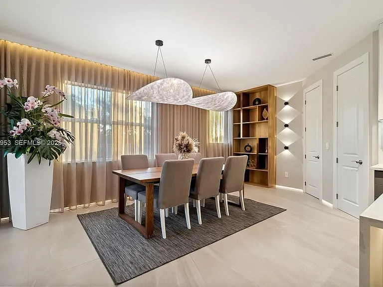 4426 Greenway Dr — Photo 9