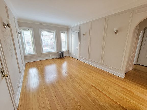 4th image of 1600 W Estes Ave #1