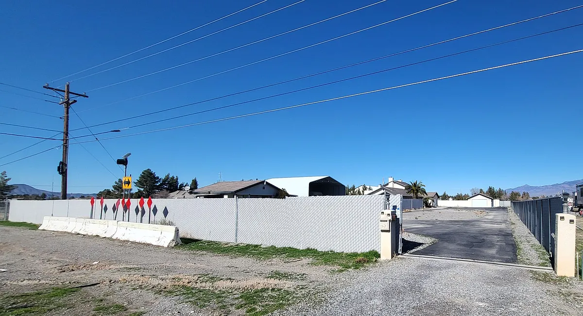 Building Photo - 1130 E Gamebird Rd