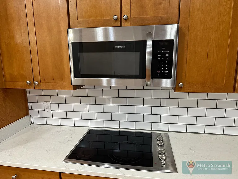 303 Lake View Dr — Photo 6