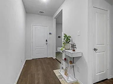 4 bed, 2.5 bath, 2642 sqft, $2,695 — Photo 2