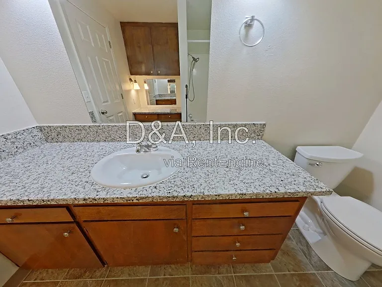 444 Ermine St SE — Photo 8