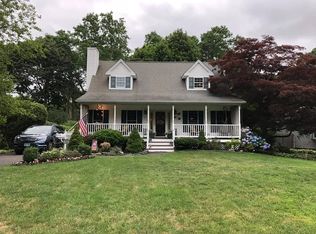 67 George St, East Patchogue, NY 11772