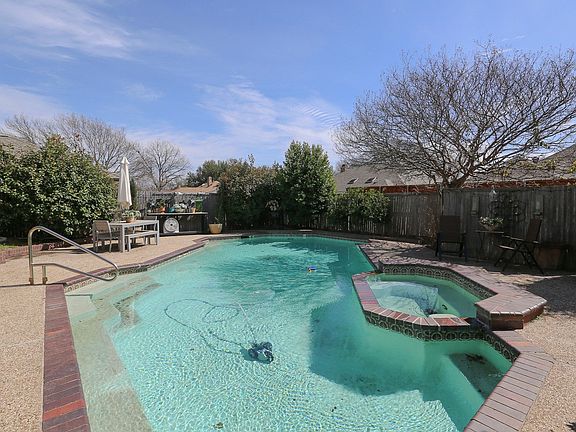 2nd image of 2512 Belmont Pl