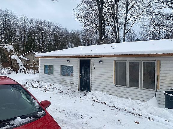 2nd image of 107 Hunter Dr