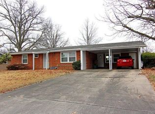 1827 Lawanda Dr, Cape Girardeau, MO 63701