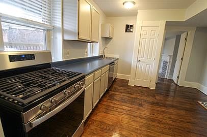 3rd image of 1610 Sycamore St #5