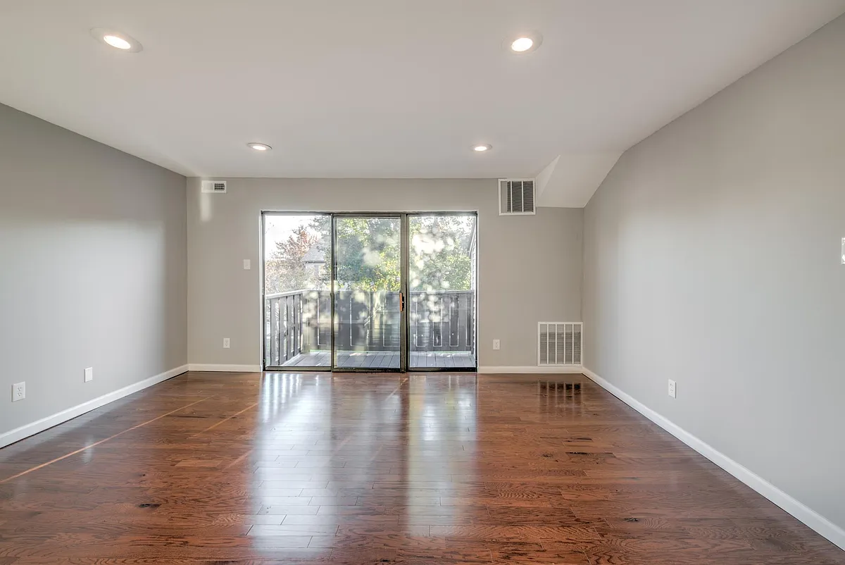 Building Photo - 1302 Maresfield Ct