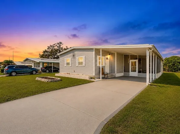 5541 Benton St, Zephyrhills, FL 33542