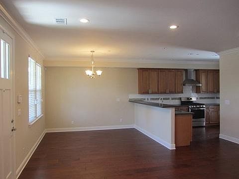 4th image of 55 Tennant Ave