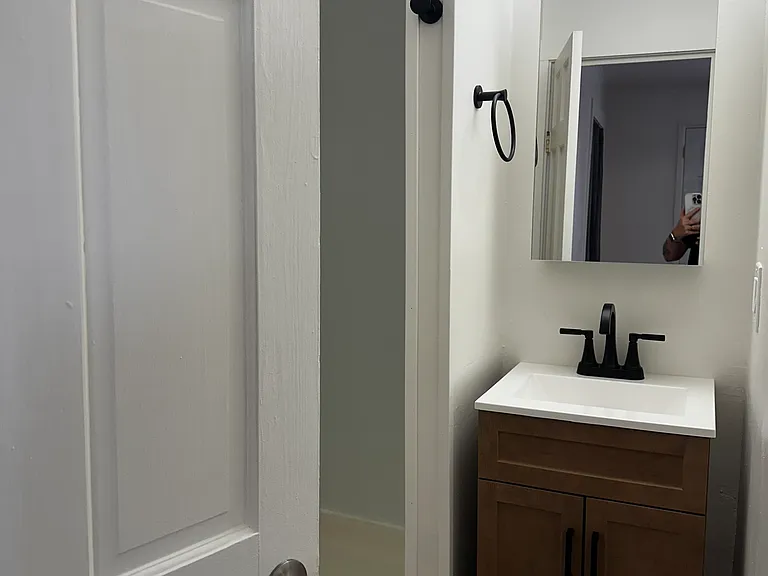 211 Washington St #7 — Photo 6