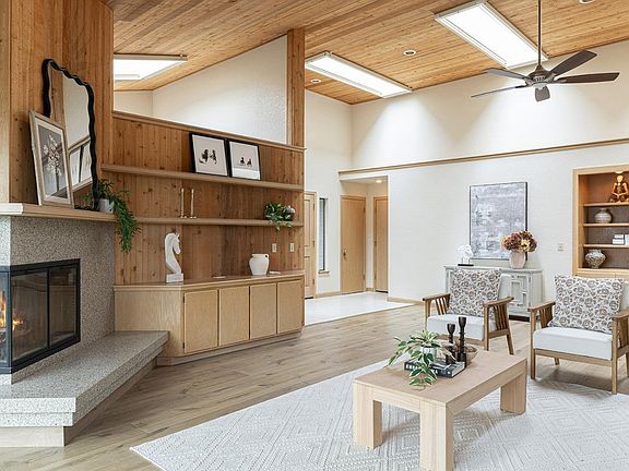 5th image of 110 Poppy Court
