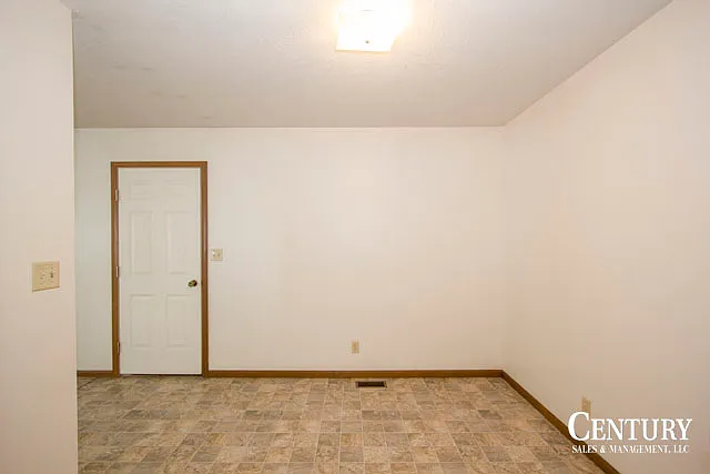 951 Furnas Ave — Photo 3