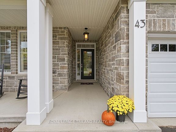4th image of 43 Hickory Ln