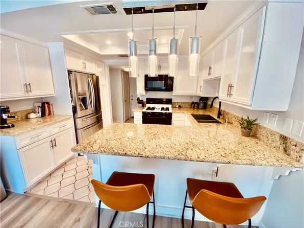 5050 Canyon Crest Dr APT 44, Riverside, CA 92507