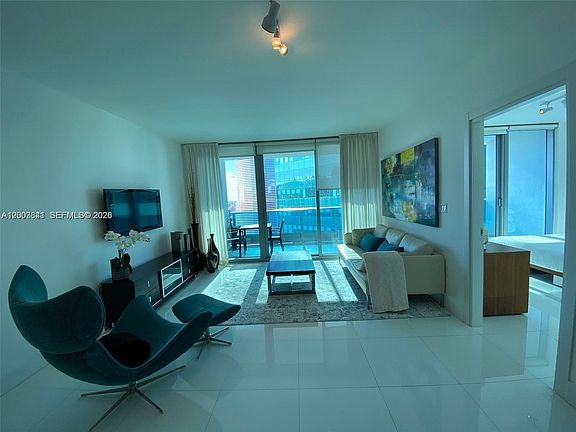 3rd image of 200 Biscayne Boulevard Way APT 4011