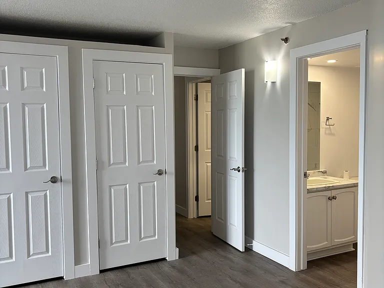 24 Dundas St #701 — Photo 15